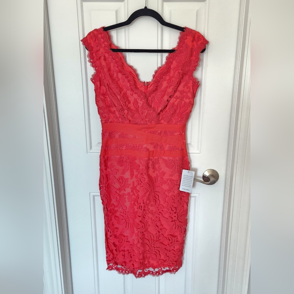 NWT Tadashi Shoji Sleeveless Sheath Dress, Size 6, Canlo/Coral